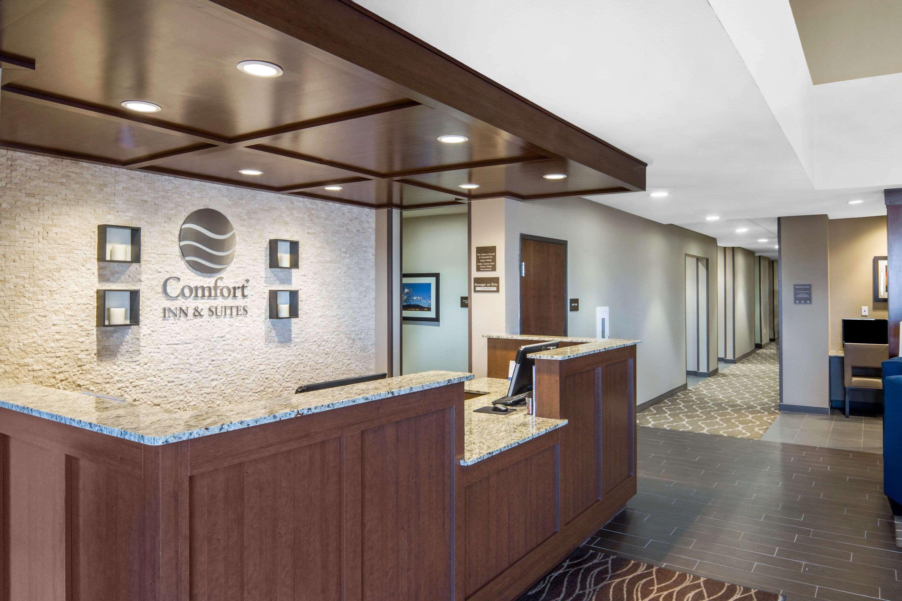 Comfort Inn & Suites Edgewood Exterior foto